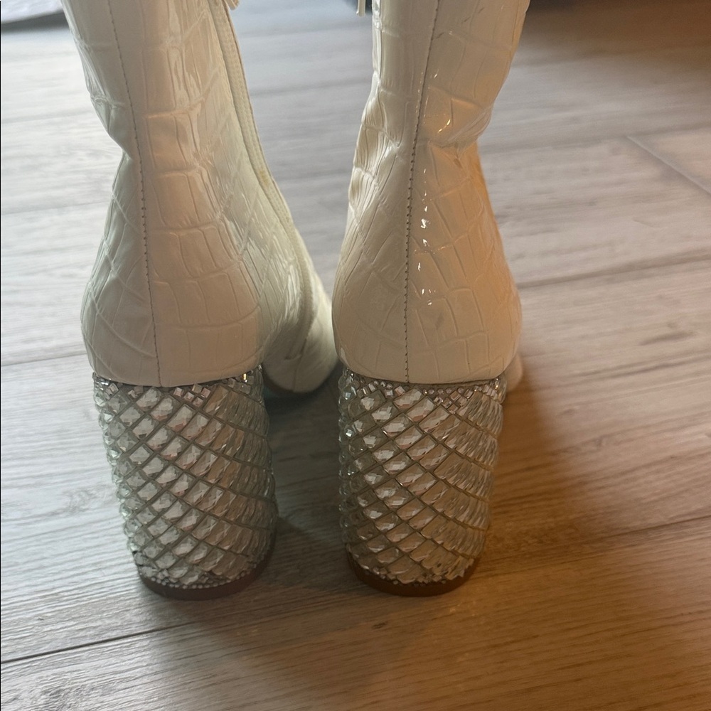 White ankle booties - Picture 3 of 7